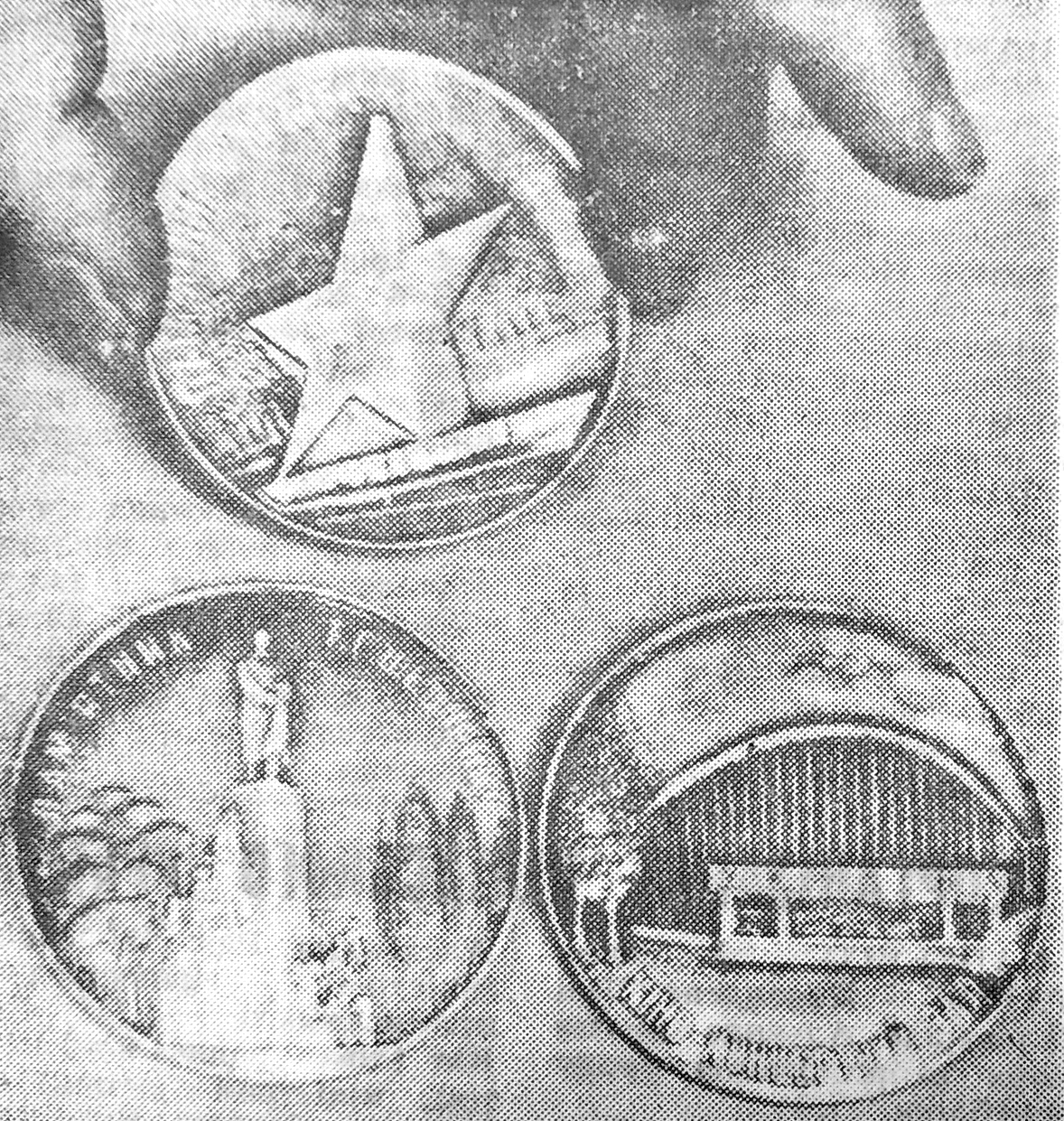 Пам'ятні медалі з Харкова, початок 1972 року. Фото: Слобідський крайрй 