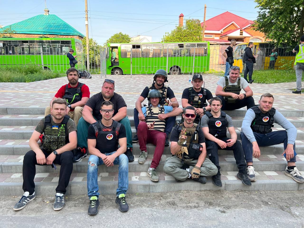 Евакуація без «зелених коридорів» Як волонтери вивозять людей з окупованої Харківщини