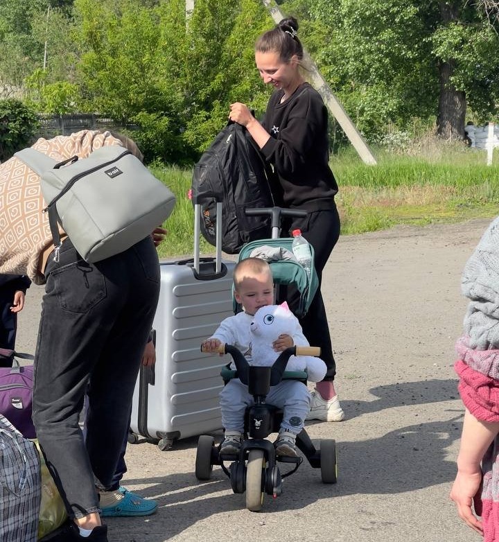 Евакуація без «зелених коридорів» Як волонтери вивозять людей з окупованої Харківщини