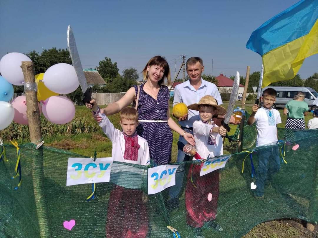 На своєму фронті: як діти Харківської області допомагають під час війни
