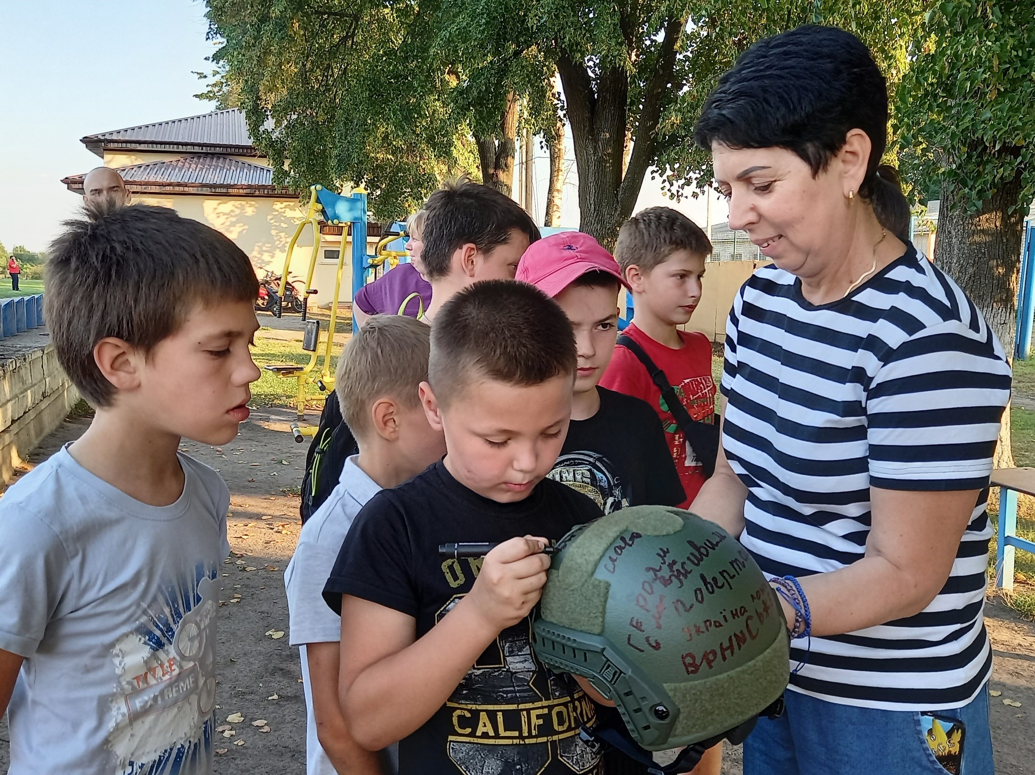 Мешканці Валківщини зібрали для ЗСУ більше однієї тонни харчування