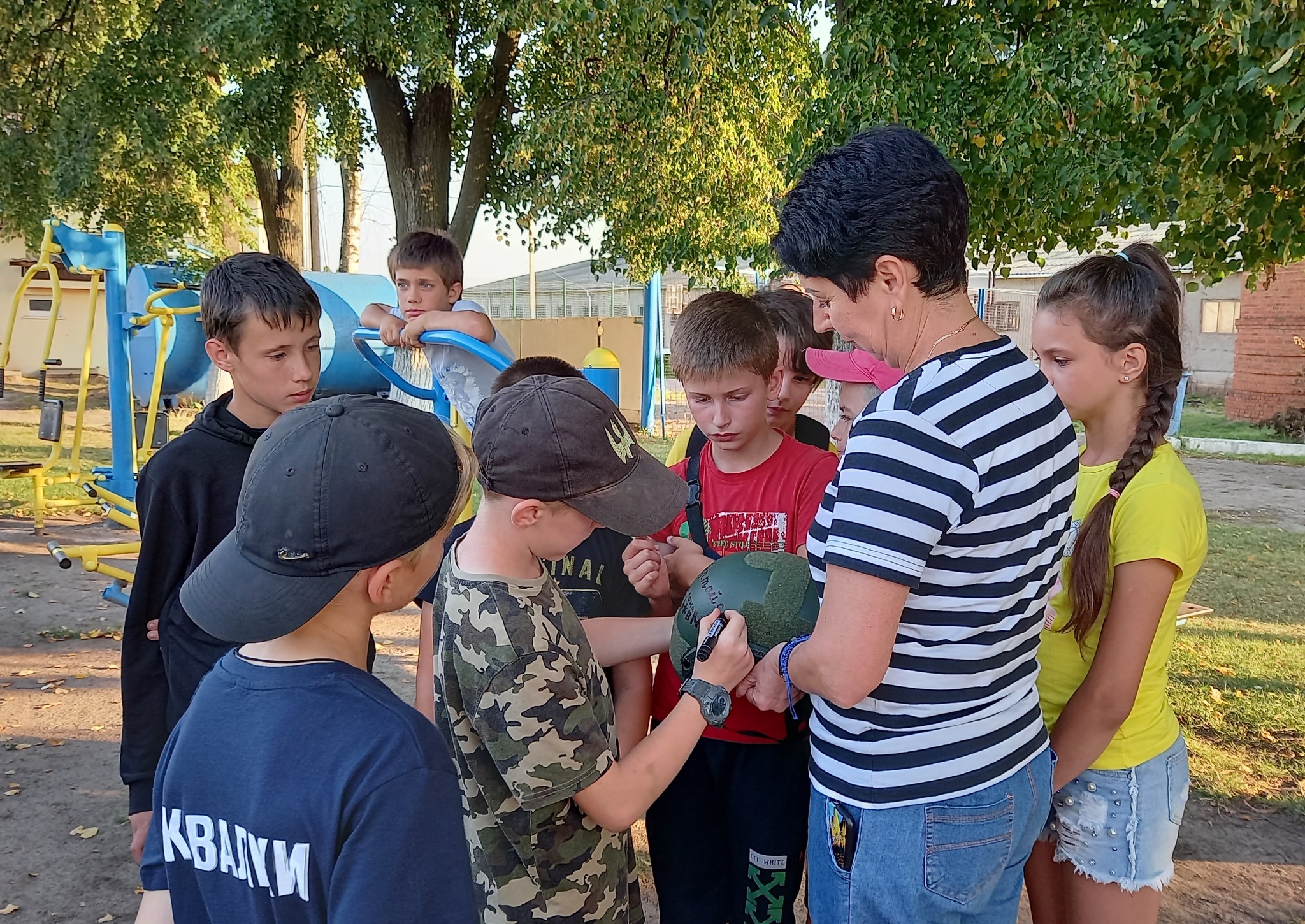 Мешканці Валківщини зібрали для ЗСУ більше однієї тонни харчування