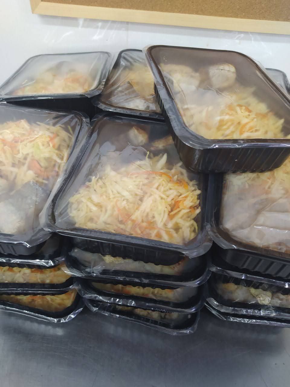 Запаковані обіди для військових