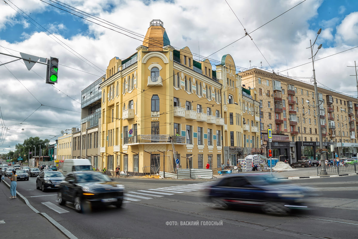 Будинок нерухомості у Харкові під час реставрації