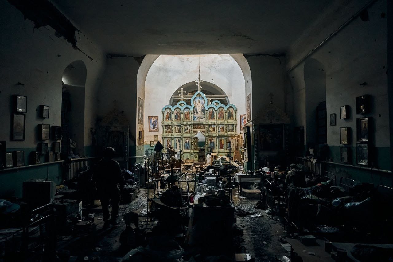 Росіяни влаштували госпіталь у Троїцькій  церкві   у Малій Комишувасі на Харківщині  