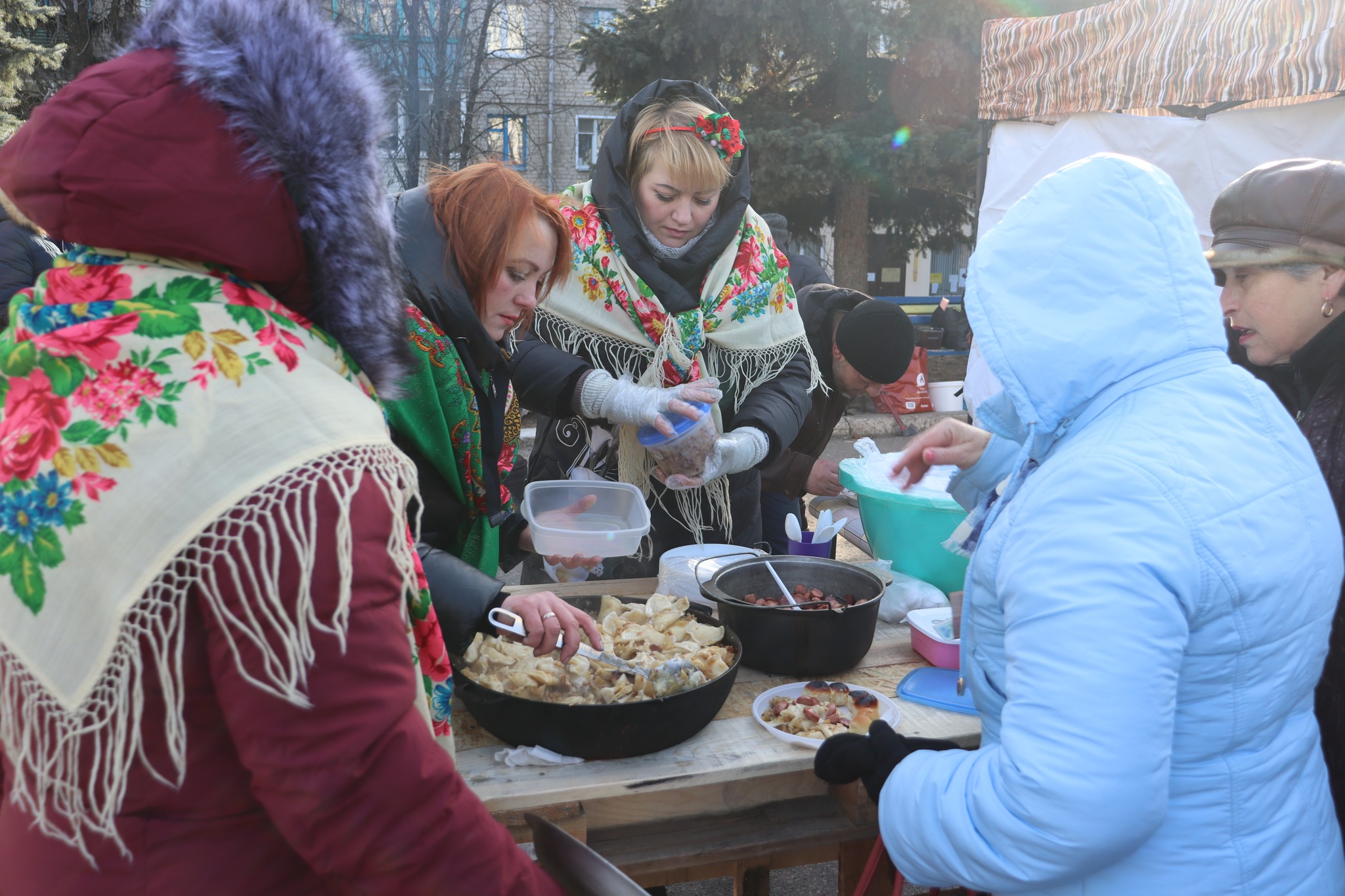 Фестиваль вуличної їжі у селищі Донець