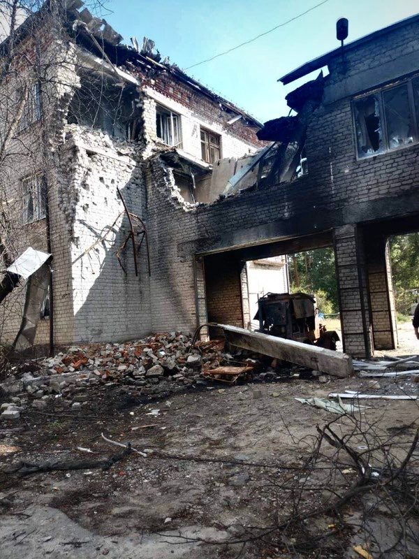 Пошкоджена лікарня в місті Балаклія, Харківська область