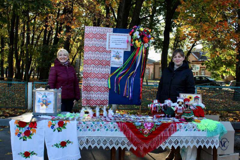 Благодійни ярмарок у Сахновщині, Харківська область, Україна