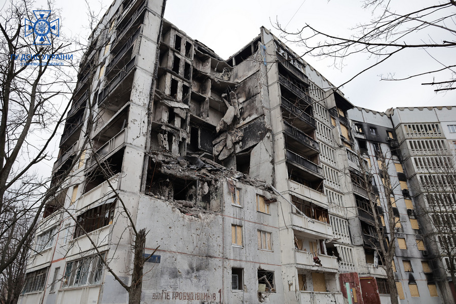 Харків, Північна Салтівка. Зруйнований російськими військовими будинок 