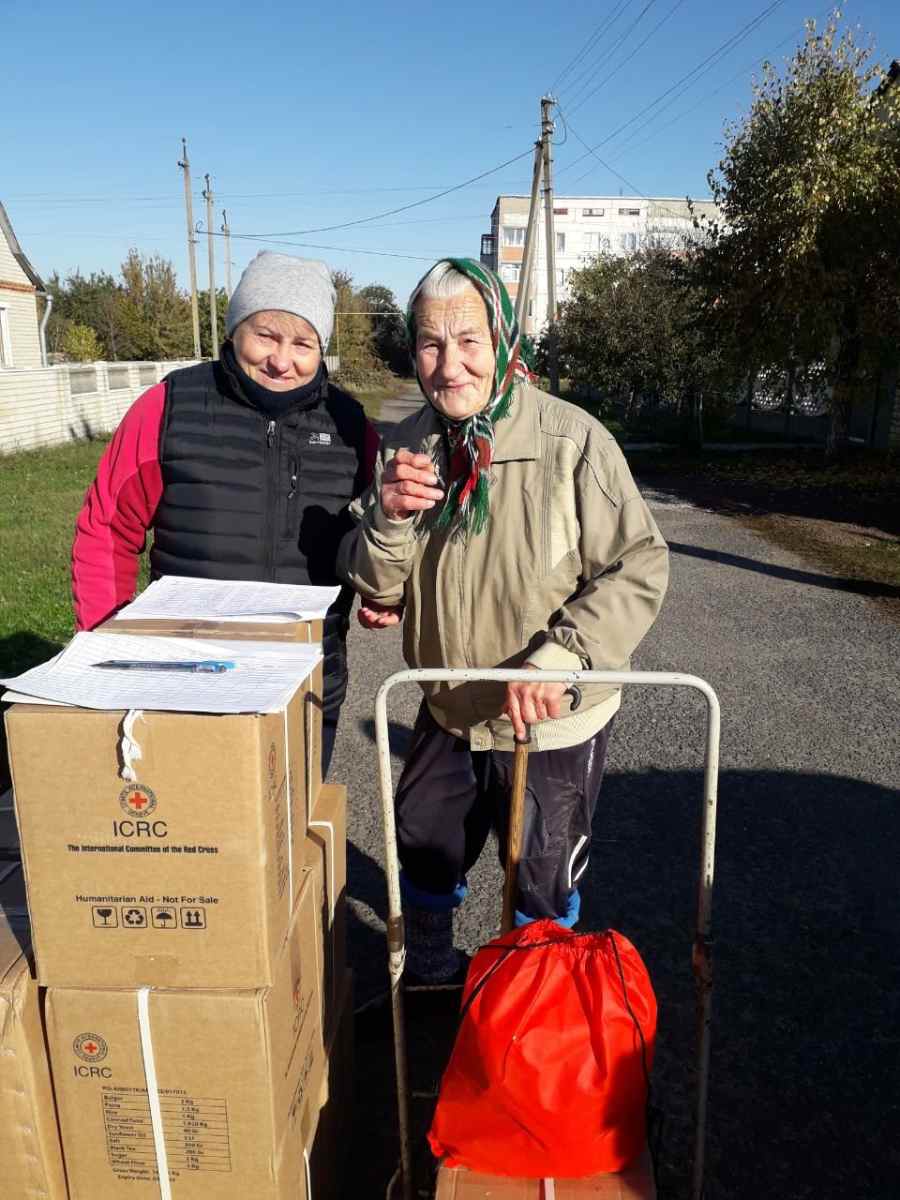 Видача гуманітарної допомоги у Великобурлуцькій громаді, Харківська область, Україна