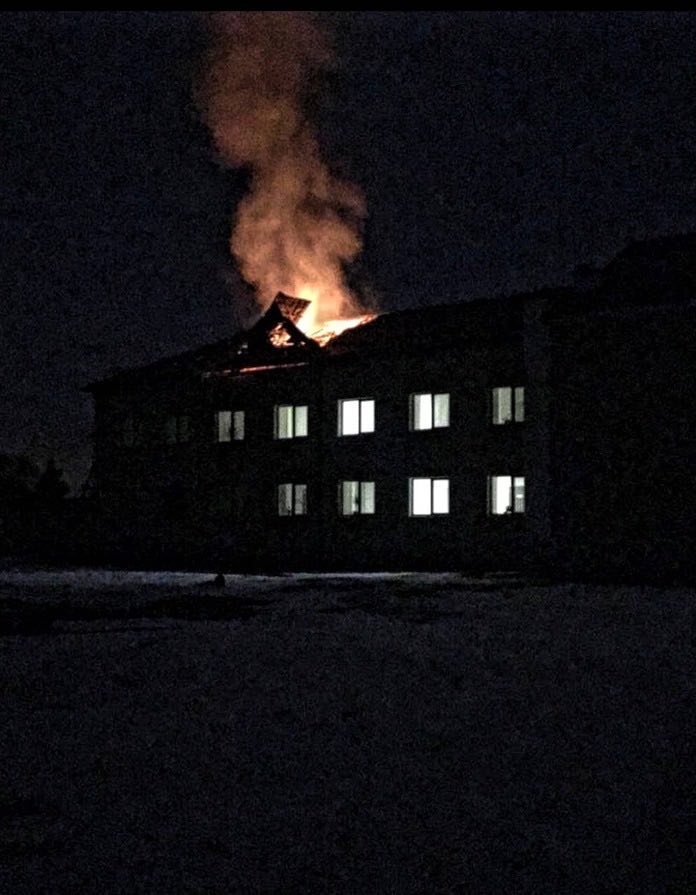 Пожежа лікарні унаслідок обстрілу в місті Вовчанськ, Харківська область