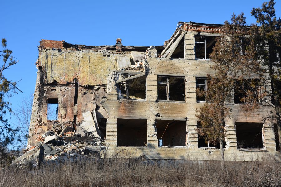 Зруйнована школа у Вільхівці Харківської області. Саме тут оборонялися окупанти під час визволення громади