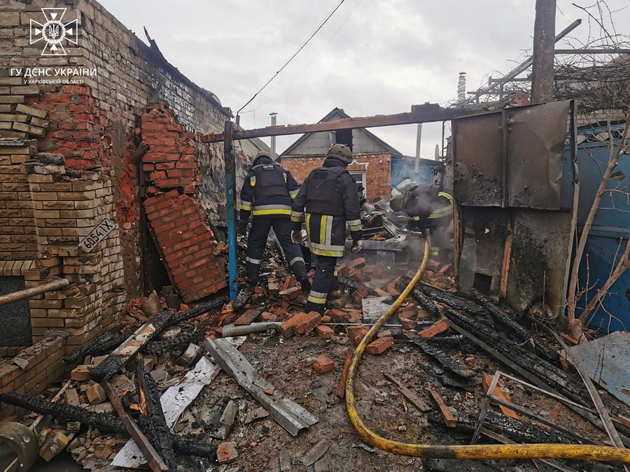 Пожежа у Козачій Лопані після обстрілів 
