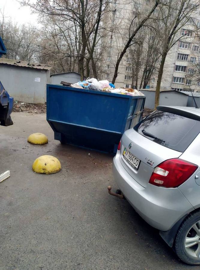 Харків. Водіїв почнуть штрафувати за порушення правил паркування 