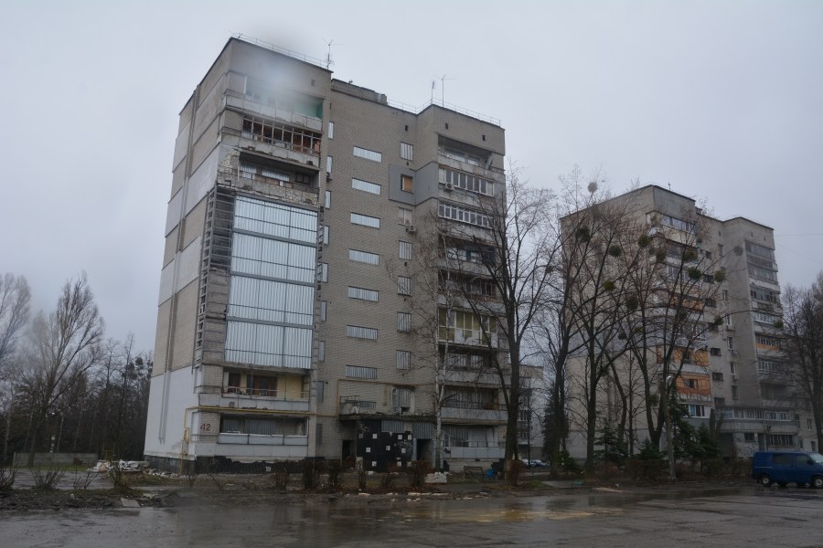 "Законсероваваний" будинок у селищі Докучаєвське Роганської громади, який місцева влада намагається відновити