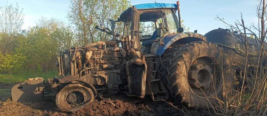 Харківська область, село Погонівка Барвінківської громади. Підрив трактора на міні 4.05.2023