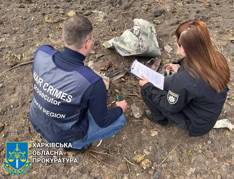 Харківська область, на місці ракетних ударів експерти збирають докази злочинів росіян 