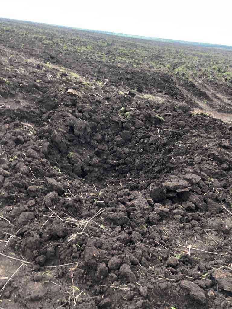 31 травня у Золочівській територіальній громаді Харківської області підірвався тракторист