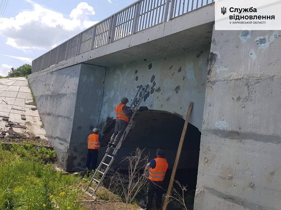 Харківська область. Шляховики ремонтують міст. 15.06.2023 