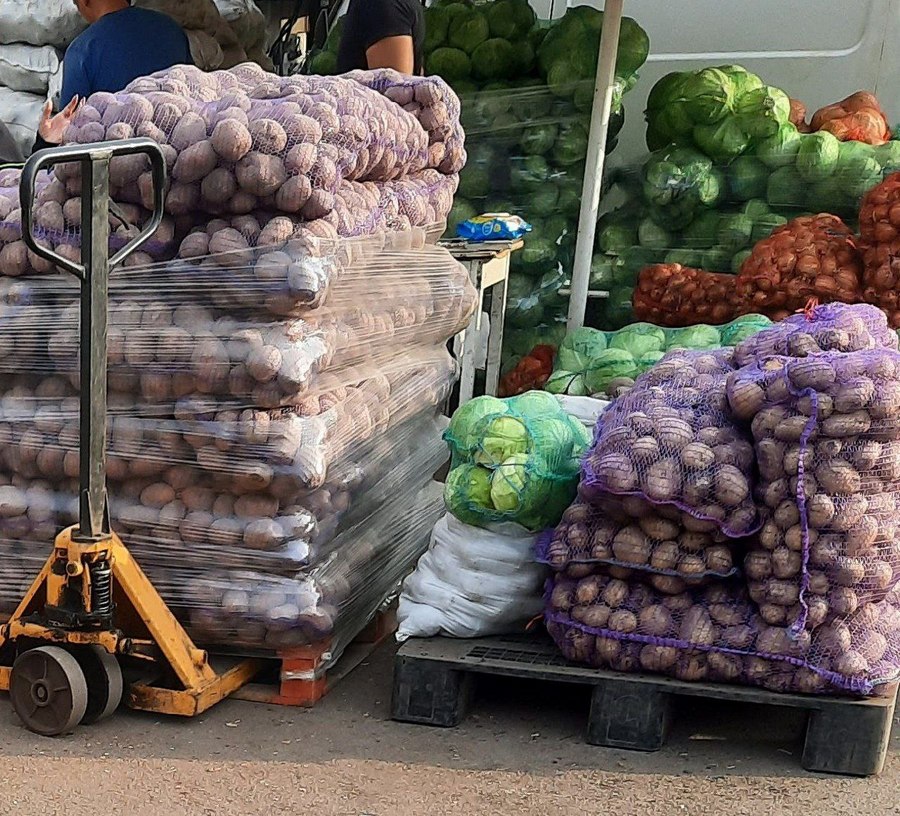 Харків, Конний ринок. Майданчик сільськогосподарських продуктів