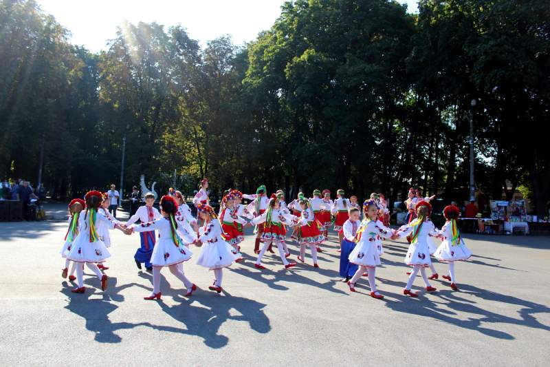 Концерт місцевих колективів у день селища Сахновщина, Харківська область