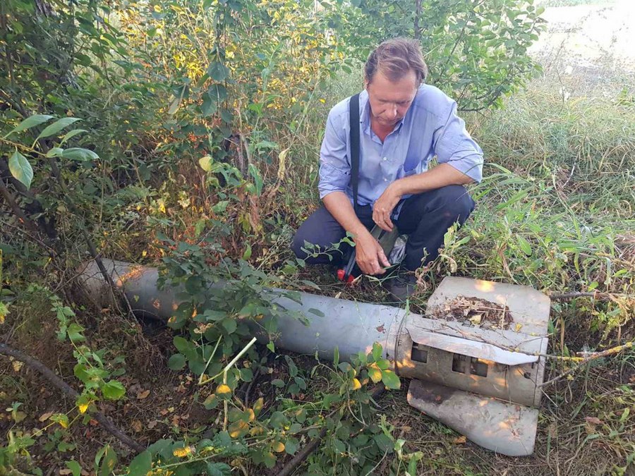 Волохів Яр, Балаклійська громада, Харківська область. Олександр Черняк шукає пелюстки