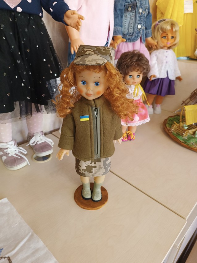 У Чугуївському терцентрі відкрили виставку ляльок