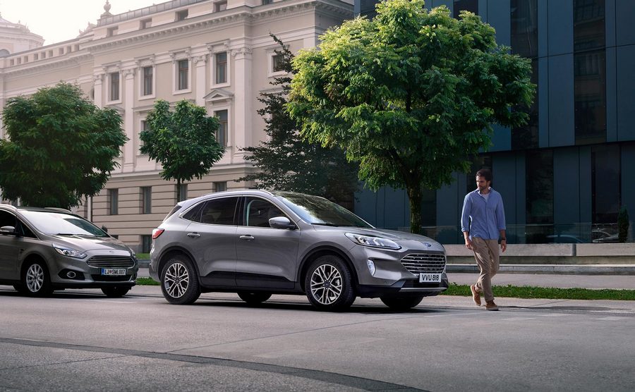 автомобіль Ford Kuga