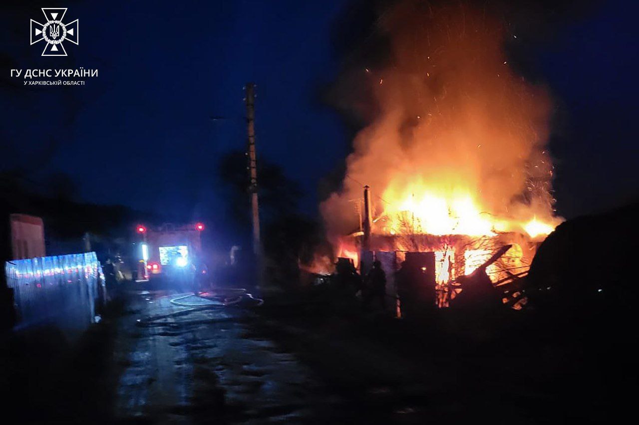 Пожежа після обстрілу в місті Куп'янськ, Харківська область