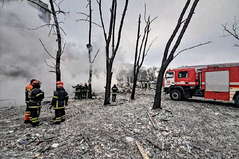 Рятувальники на місці "прильоту" у Харкові