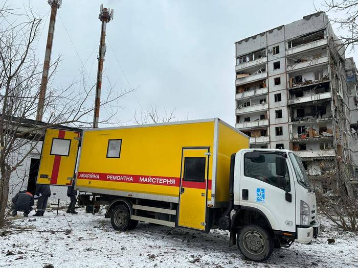 Харків, енергетики працюють на місцях ракетних ударів 23 січня 2024 р.