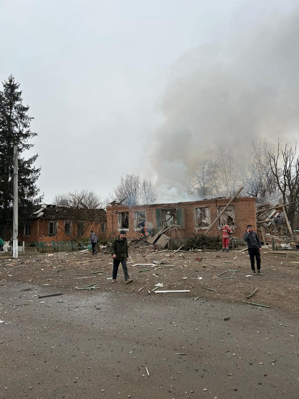 Пошкоджений пункт "швидкої" у селі Бугаївка