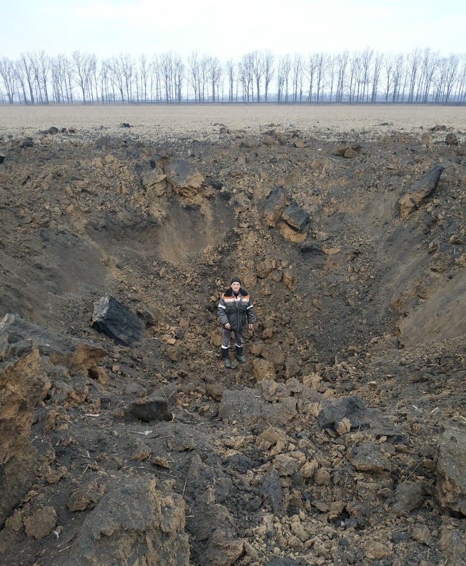 Вирва на місці авіаудару, Вовчанськ