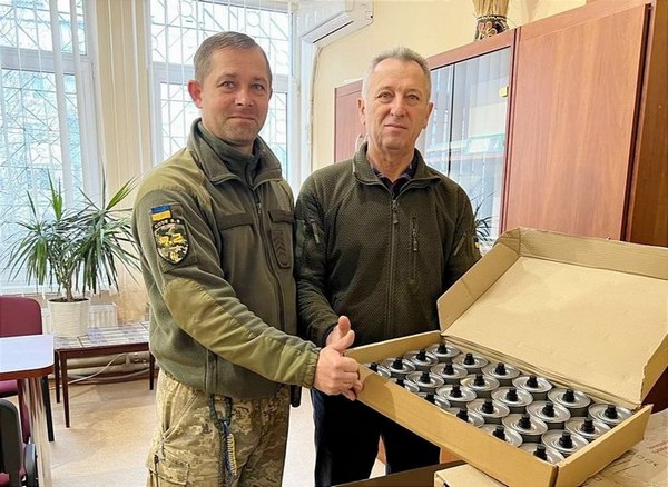 У 2023 році Малинівська громада передала нашим захисникам 220 гелевих свічок, Харківська область