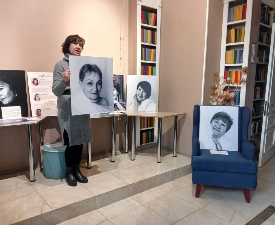 Фотовиставка «Я (не) пишаюсь тобою»