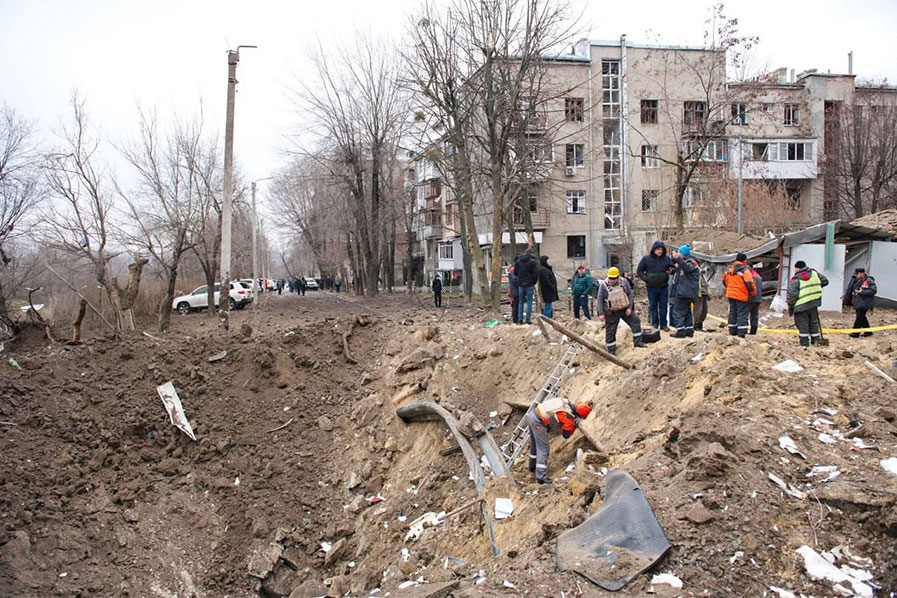 Середмістя Харкова після влучання ракети 2 січня 