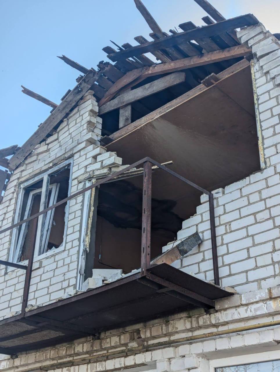 Російські дрони пошкодили будинок