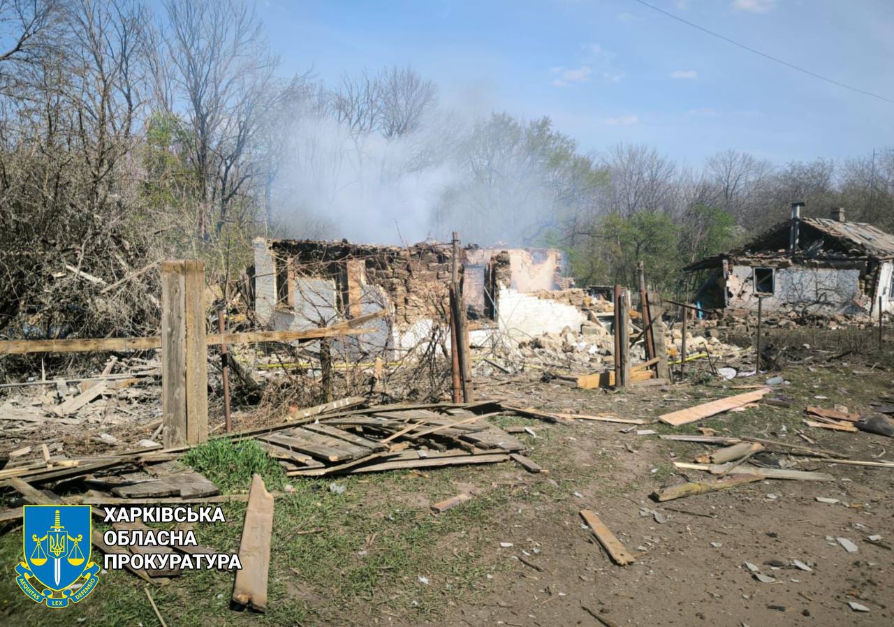 Наслідки обстрілу будинку