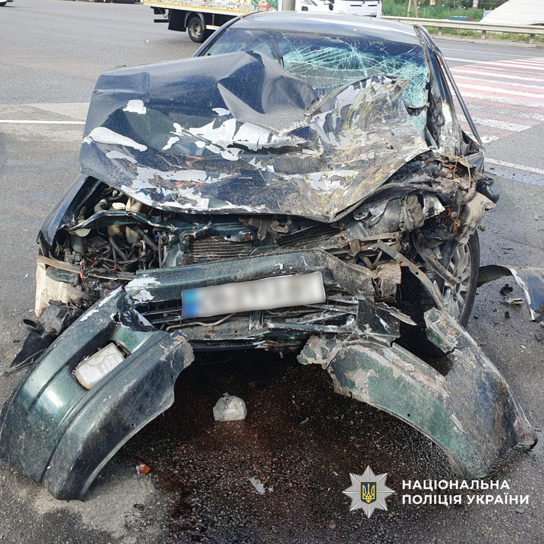Розбите авто у Харкові