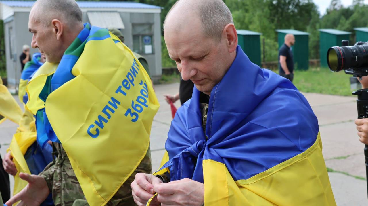 Звільнені з полону тяжкохворі захисники