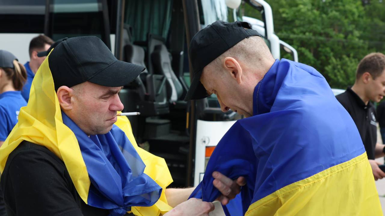 Україна звільнила з полону тяжкохворих воїнів