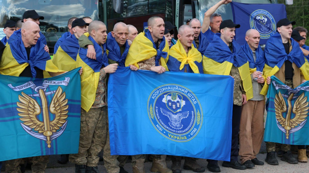 Звільнені з російського полону захисники