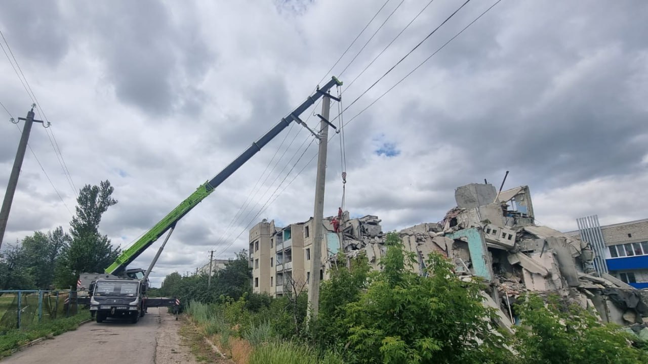 Зруйновані унаслідок обстрілів будівлі