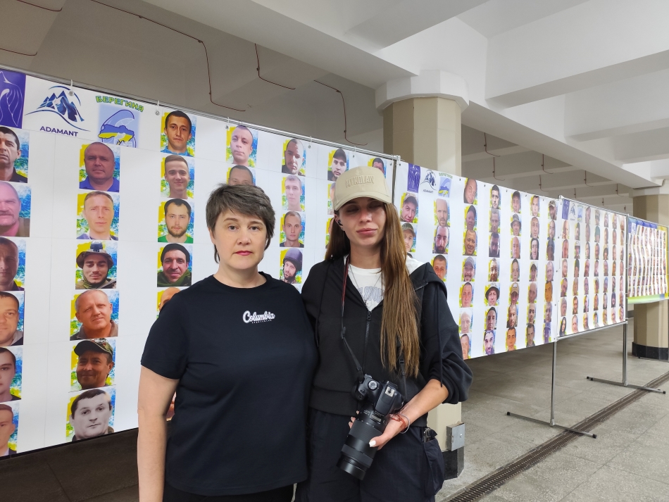 Виставка світлин полонених та зниклих безвісти у Харкові