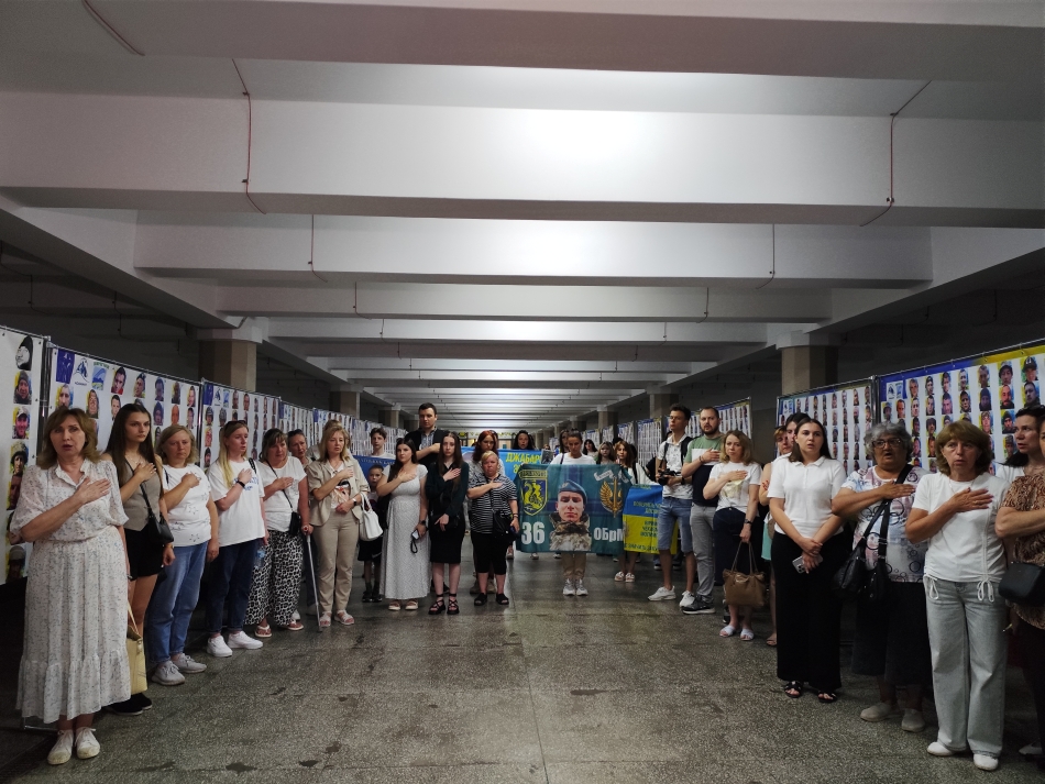 Виставка світлин полонених та зниклих безвісти у Харкові-3