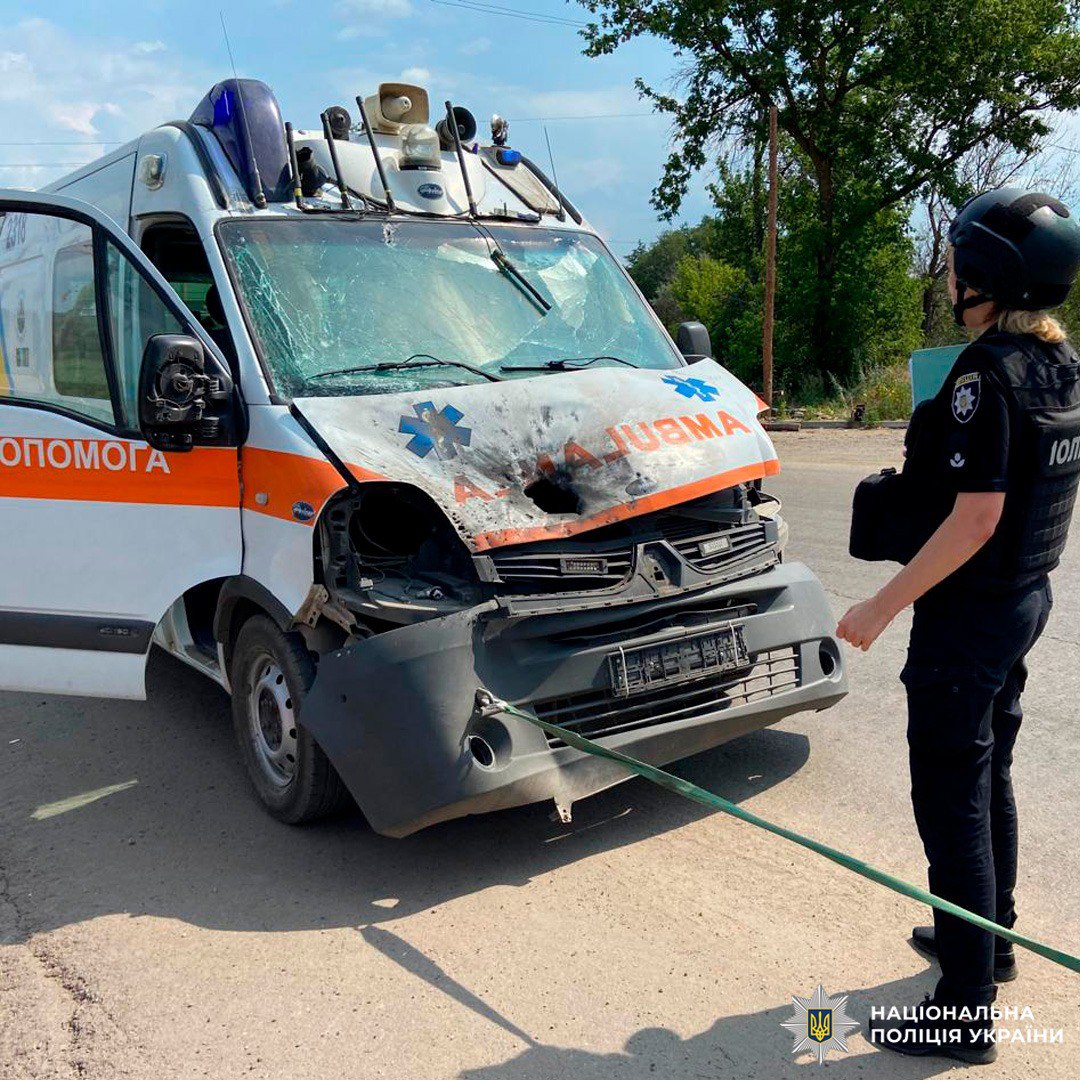 Наслідки влучання FPV-дрона в швидку допомогу
