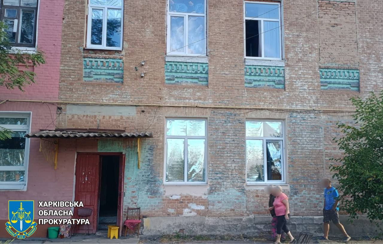 Пошкоджений будинок в Ізюмі