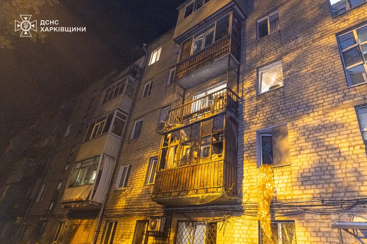 Вибуховою хвилею вибито вікна
