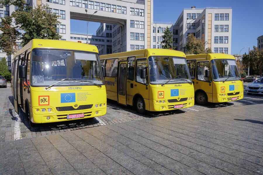 В громади передають шкільні автобуси 