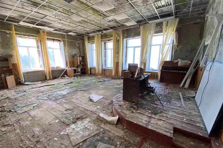 Розбитий шкільний заклад у Циркунах 